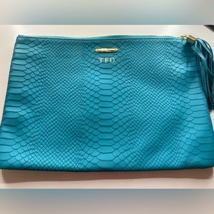 GiGi New York Blue Cluth